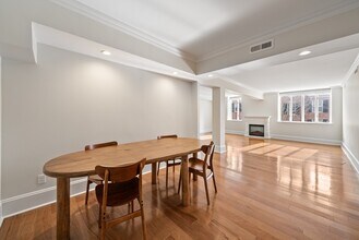 27 Chestnut St, Unit 2 in Boston, MA - Foto de edificio - Building Photo
