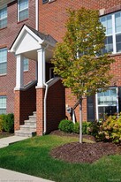 47660 Alden Terrace S in Northville, MI - Foto de edificio - Building Photo