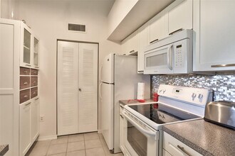 321 Villa Cir in Boynton Beach, FL - Building Photo - Building Photo