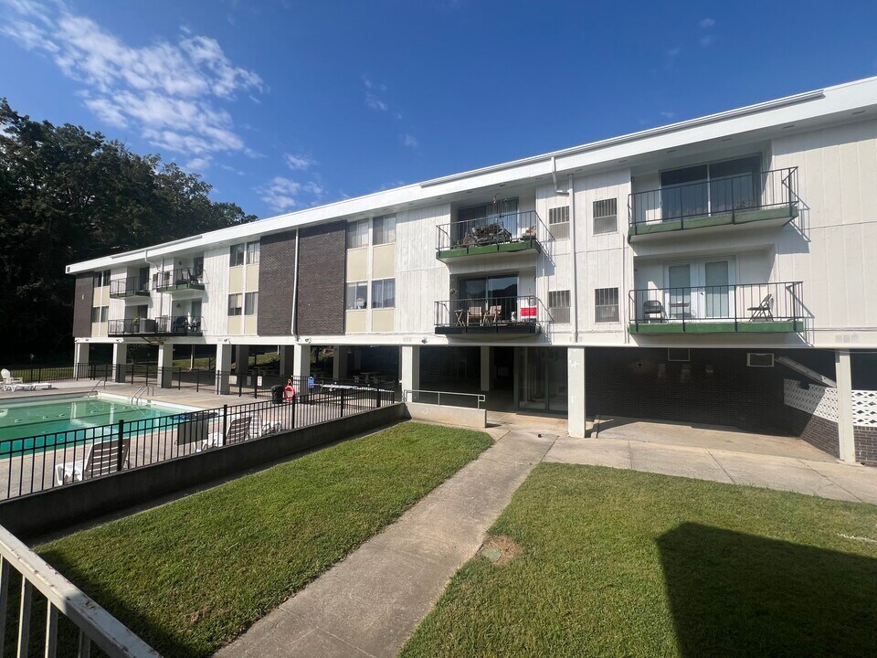 Emeralds Apartments in Dalton, GA - Foto de edificio