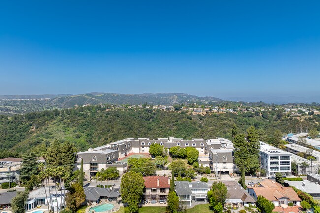 Chateau Chamberay in Los Angeles, CA - Building Photo - Building Photo