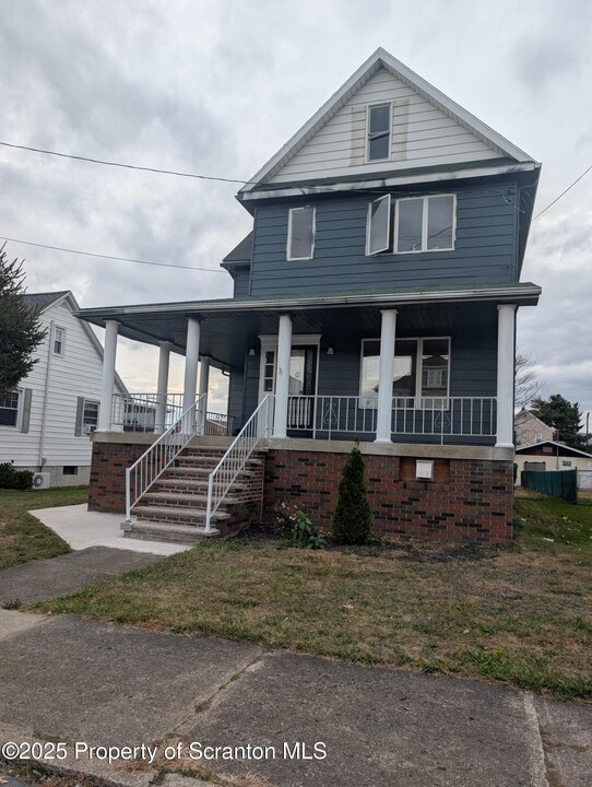 3270 Greenwood Ave in Scranton, PA - Foto de edificio