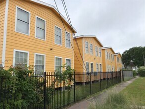 2711 Avenue K in Galveston, TX - Building Photo - Building Photo