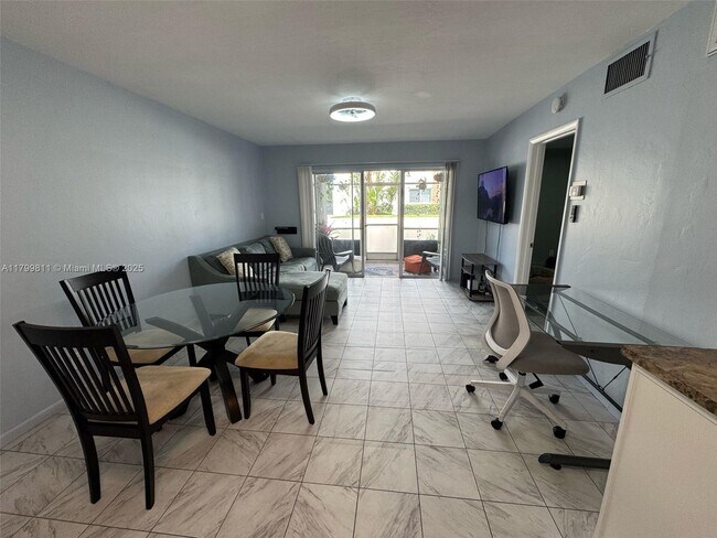3040 NE 16th Ave in Oakland Park, FL - Building Photo - Building Photo