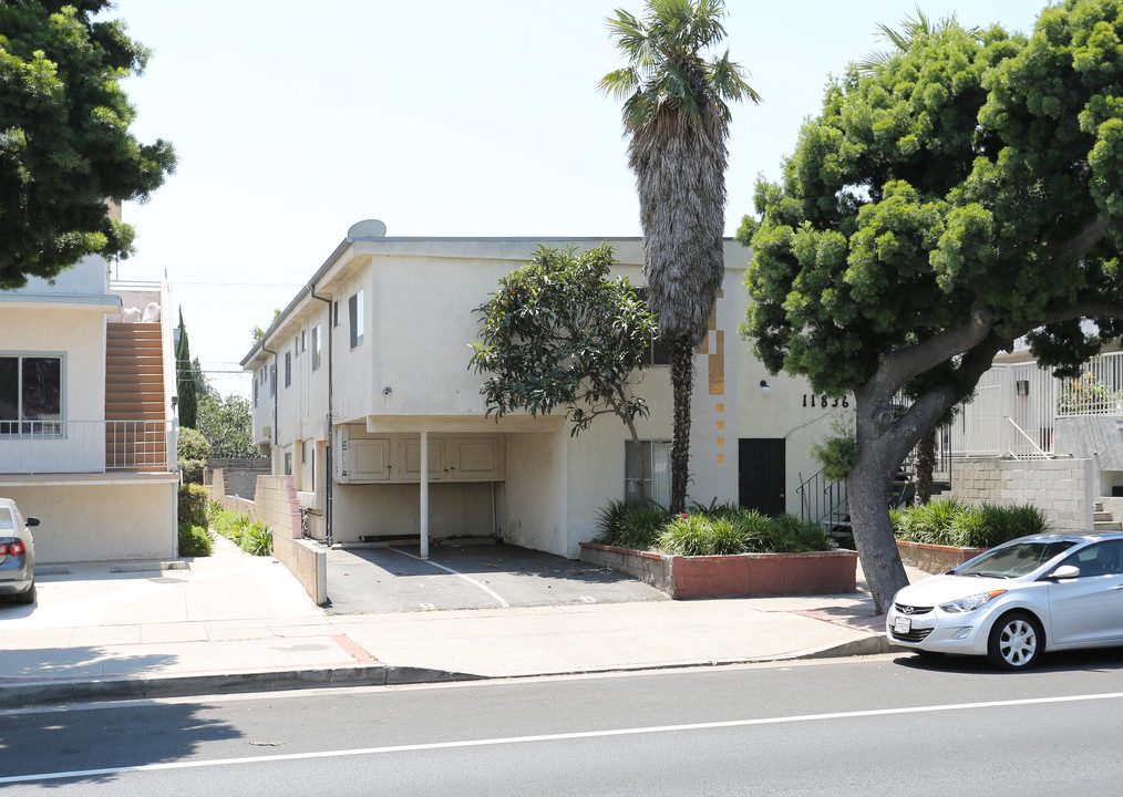 11836 Venice Blvd in Los Angeles, CA - Building Photo