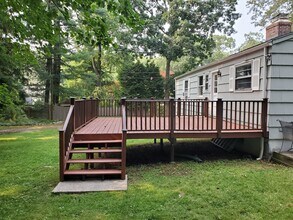 43 Arnold Ln in Norwalk, CT - Foto de edificio - Building Photo