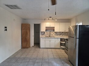 621 Edith Blvd SE, Unit B in Albuquerque, NM - Building Photo - Building Photo