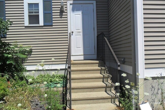 65 Main St in Hopkinton, MA - Building Photo - Building Photo