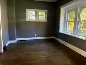 908 Haynes St in Akron, OH - Building Photo - Building Photo