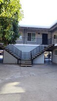 137 W 19th St, Unit 3 in Merced, CA - Building Photo