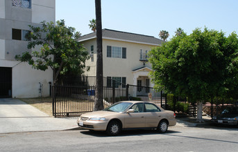 909 S Mariposa Ave in Los Angeles, CA - Building Photo - Building Photo