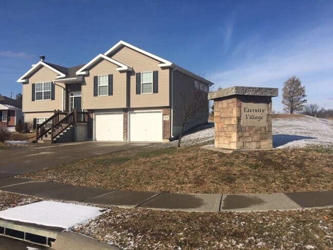 1226 Kimmy Ln in Warrensburg, MO - Building Photo - Building Photo