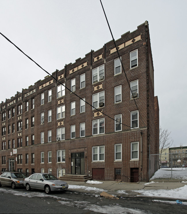 125 Corbin Ave in Jersey City, NJ - Building Photo - Building Photo