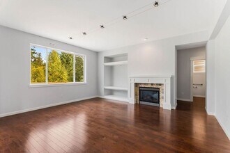 17448 NE 98th Way in Redmond, WA - Building Photo - Building Photo