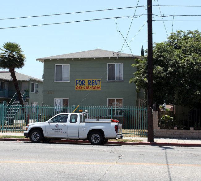 15848 Vanowen St in Van Nuys, CA - Building Photo - Building Photo