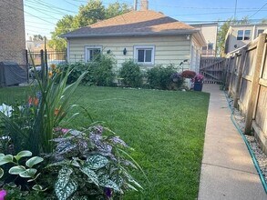 5354 W Byron St in Chicago, IL - Building Photo - Building Photo
