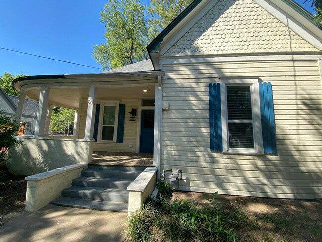 property at 723 N Buffalo St