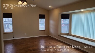 270 Stonebrook Way in Merlin, OR - Building Photo - Building Photo