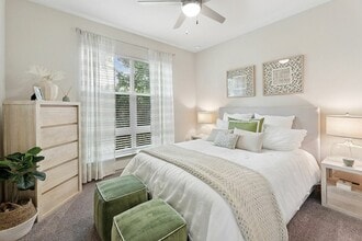 Highline Apartments in Austin, TX - Foto de edificio - Building Photo