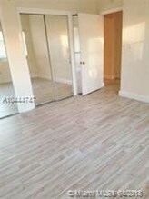 2822 Pine Tree Dr in Miami Beach, FL - Building Photo - Building Photo
