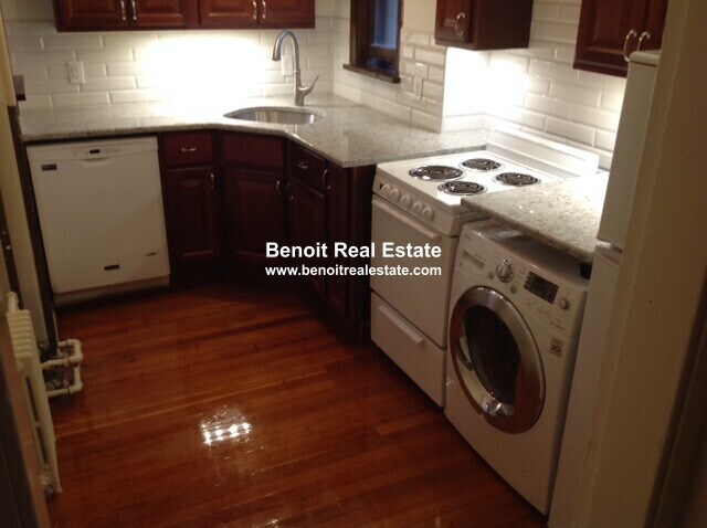 26 Dover St in Cambridge, MA - Building Photo