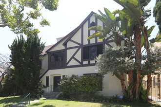 145 N Swall Dr in Beverly Hills, CA - Building Photo - Building Photo