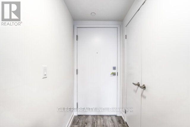 160 Canon Jackson Dr in Toronto, ON - Building Photo - Building Photo