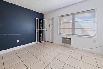 3571 SW 10th St in Miami, FL - Building Photo - Building Photo