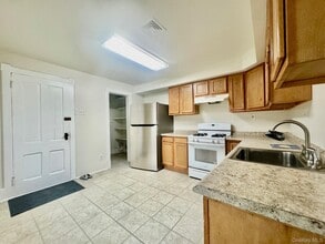 82 State St in Otisville, NY - Building Photo - Building Photo