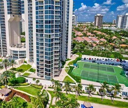 19333 Collins Ave, Unit 2410 in Sunny Isles Beach, FL - Building Photo - Building Photo
