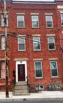 15 Delaware St, Unit 1 in Albany, NY - Building Photo