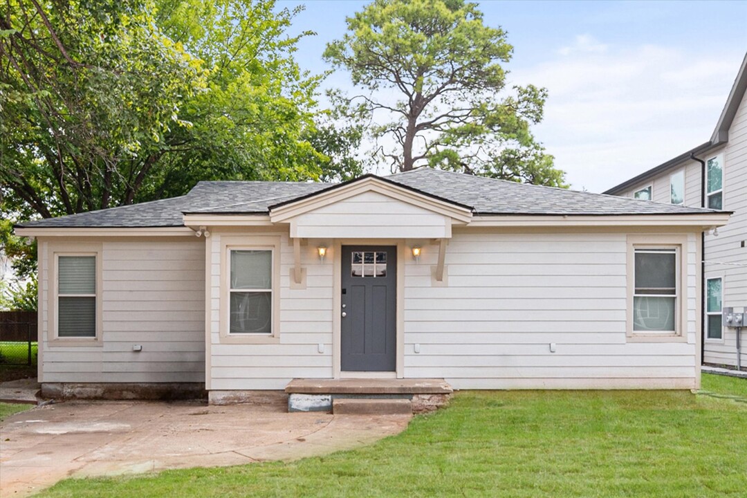 233 Athenia Dr in Fort Worth, TX - Building Photo