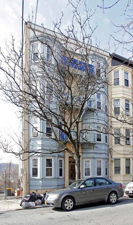 25 Ravine Ave in Yonkers, NY - Building Photo