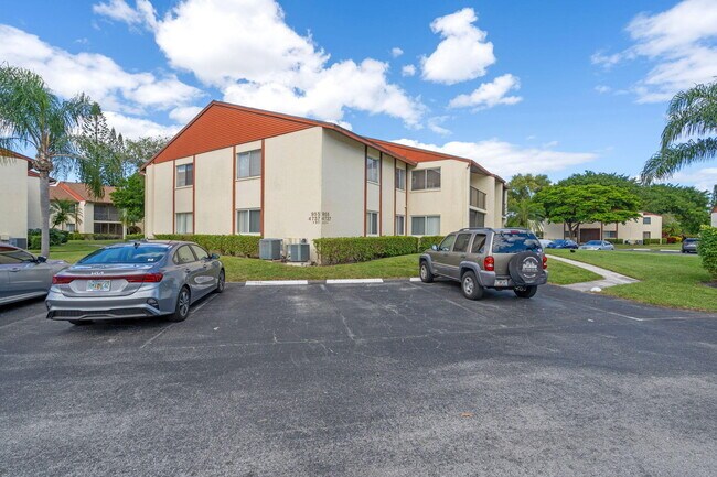 4737 Sable Pine Cir in West Palm Beach, FL - Building Photo - Building Photo