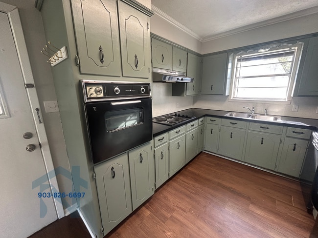 1025 Crestview Dr S in Atlanta, TX - Building Photo - Building Photo