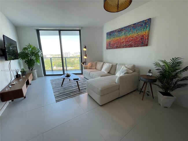 501 NE 31st St, Unit 708 in Miami, FL - Building Photo - Building Photo