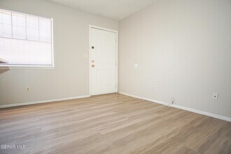 9008 Lawson St in El Paso, TX - Building Photo - Building Photo