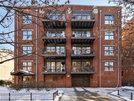 2225 W Wabansia Ave in Chicago, IL - Building Photo