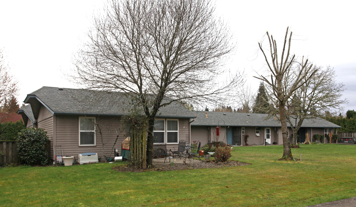 15378 SW Oregon St in Sherwood, OR - Building Photo