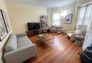 191 Boylston St in Boston, MA - Building Photo