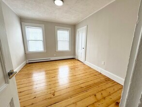 57 Burrell St-Unit -3 in Boston, MA - Foto de edificio - Building Photo