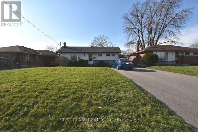 property at 464 Rosmere St