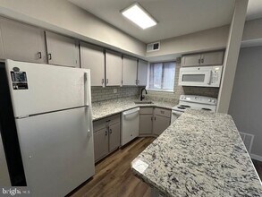 1319 Valley Dr in West Chester, PA - Building Photo - Building Photo