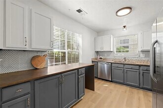 4782 Warners Trail in Norcross, GA - Foto de edificio - Building Photo