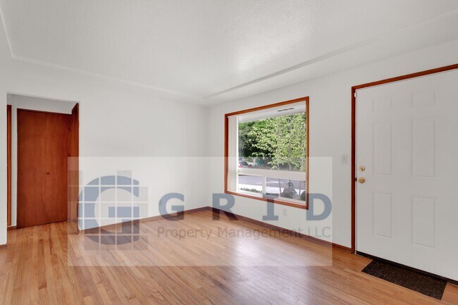 7616 NE Everett St in Portland, OR - Building Photo - Building Photo