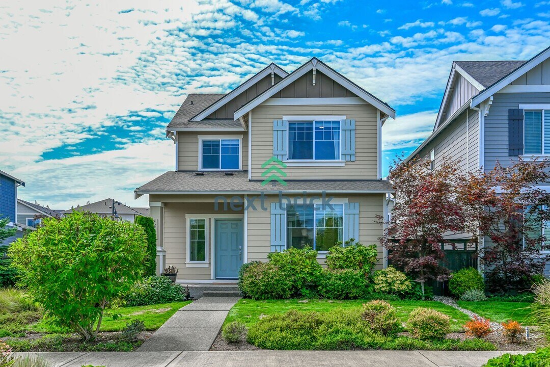 32797 Ten Trails Pkwy in Black Diamond, WA - Building Photo