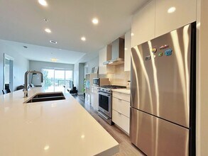 1496 Charlotte Rd in North Vancouver, BC - Building Photo - Building Photo