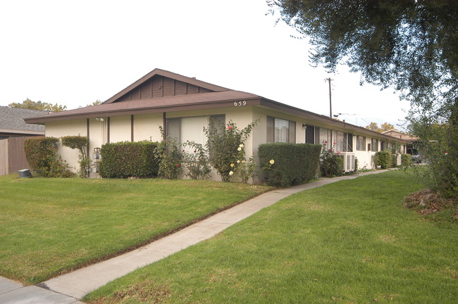 659 W 9th St in Upland, CA - Building Photo - Building Photo