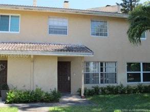 4269 Coral Springs Dr-Unit -5d in Coral Springs, FL - Building Photo - Building Photo