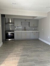 8005 Bowen St in Houston, TX - Building Photo - Building Photo